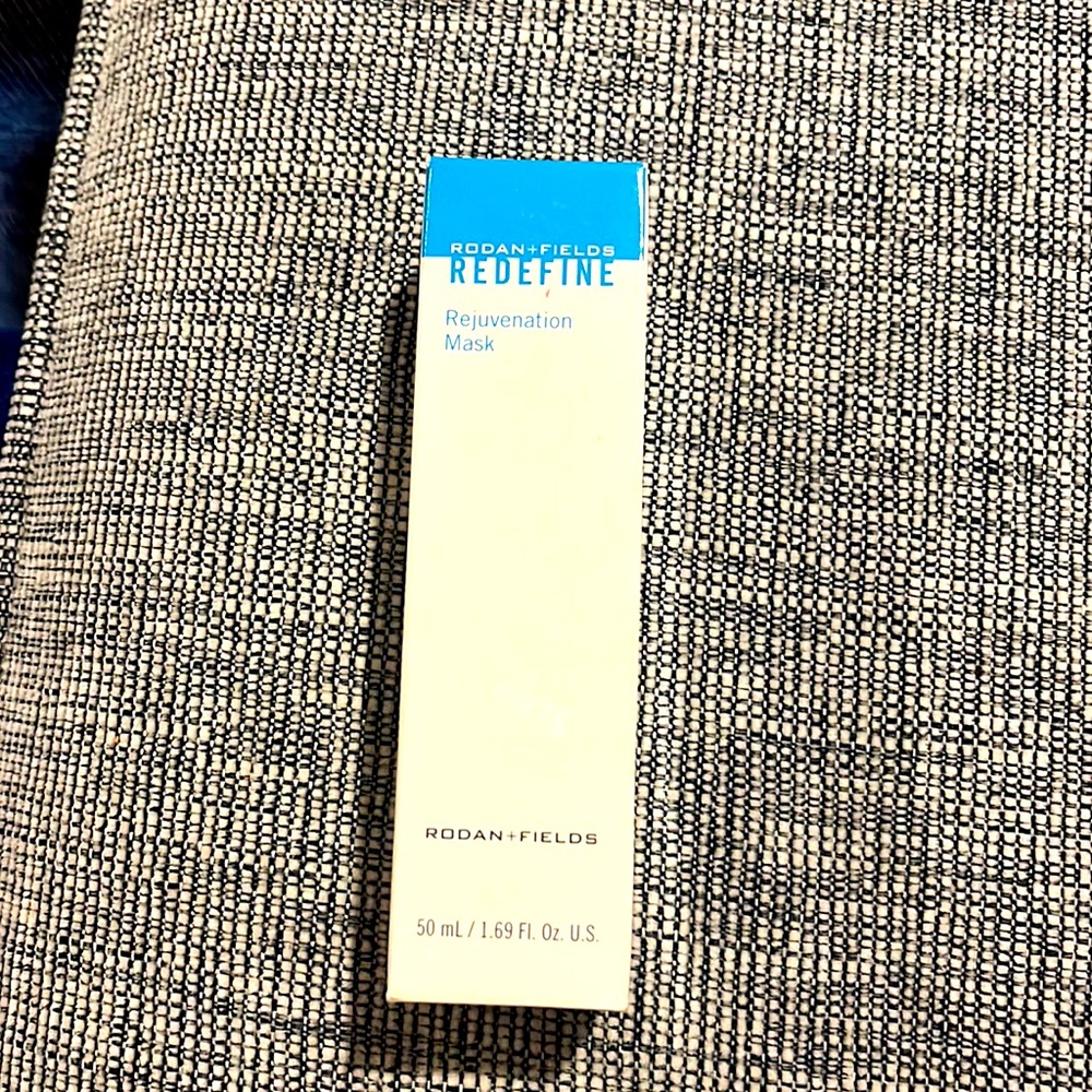 NWOT Redefine Rejuvenation Mask